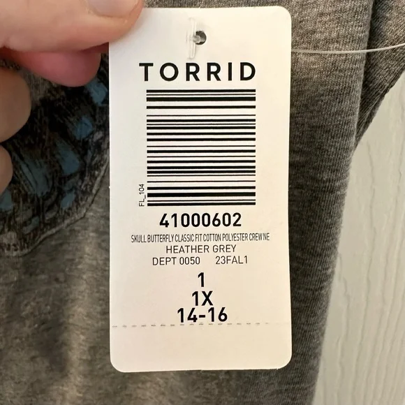Torrid 1X Skull Butterfly Classic Fit Cotton Crew Neck Tank Top NWT - Picture 6 of 11